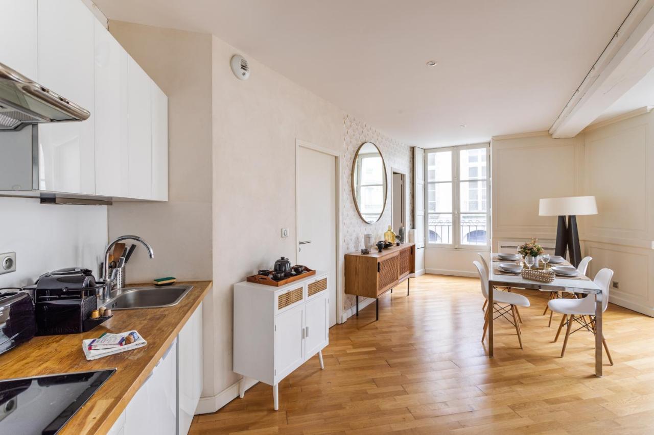 La Tourelle & L'Honore - 2 Appartements Dans Le Centre Historique De Рен Екстериор снимка